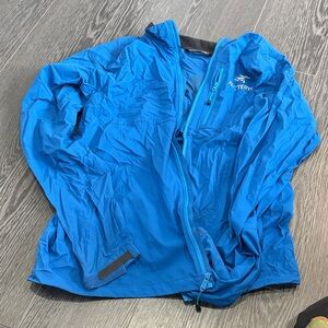 Arc'teryx Vibrant Blue Windbreaker Men’s Medium